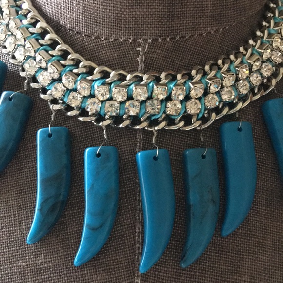 NWOT Turquoise Stone and Rhinestone Necklace - Picture 2 of 3